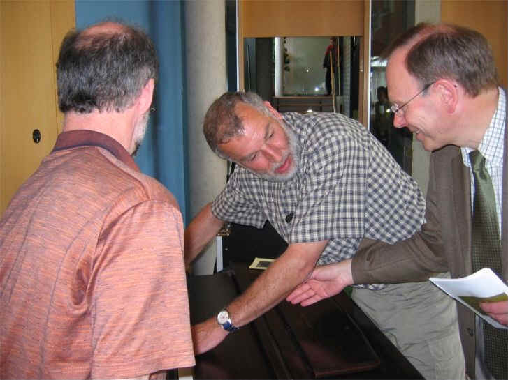 Fachleute im Gesprch (Karl Ehrmann, Ernst Brendgen und Rektor Robert Sttzle)