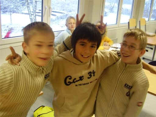 die Jungs mit "Hasen"-Ohren....