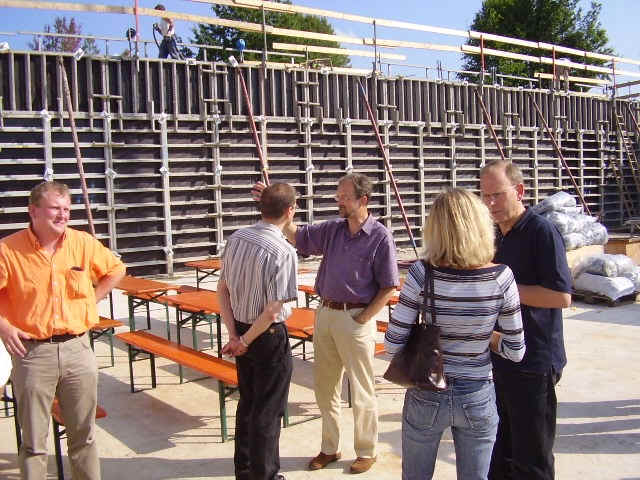 mit auf dem Foto: Herr Meyer, Frau Braun und Herr Sttzle