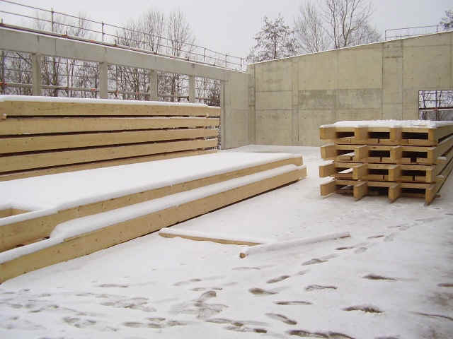 Holzlager der Zimmerleute in der zuknftigen Aula